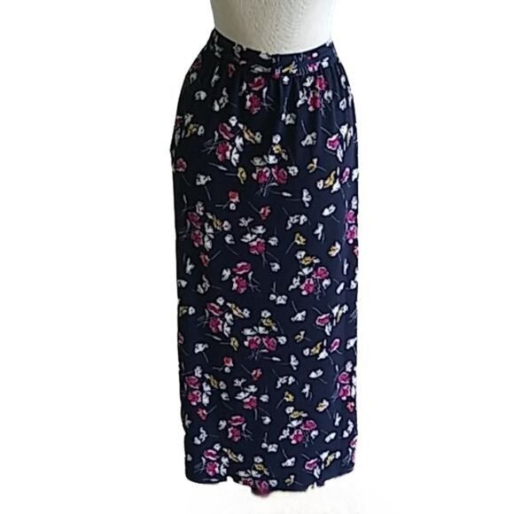 Terra & Sky Navy Floral Midi Skirt W/ Self-Tie Belt Plus Size 3X (24W-26W) - Picture 5 of 7